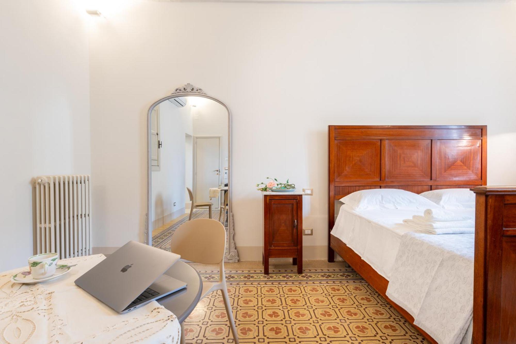 מאלייה Donna Zaira Rooms&Suites מראה חיצוני תמונה